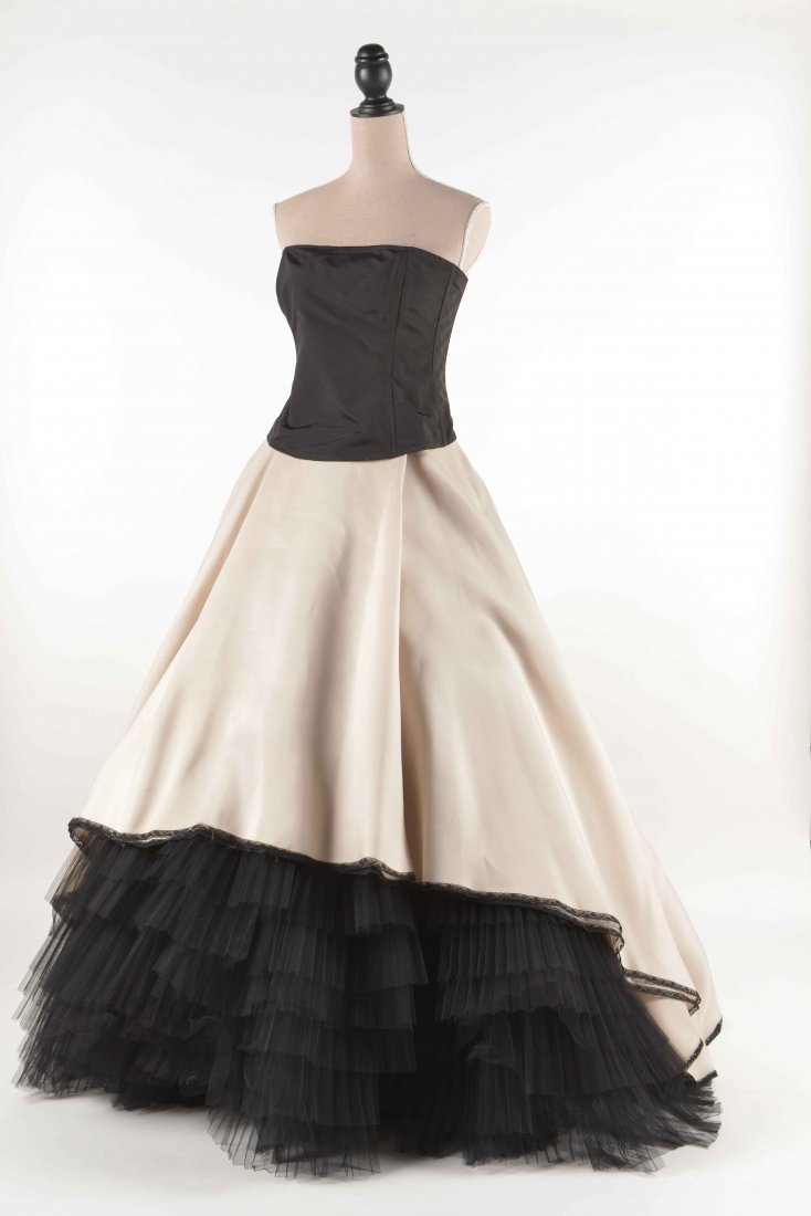 Gianfranco Ferre Couture: evening dress with three (1 of 1)