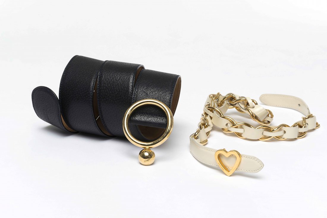 Moschino: lot comprising two leather belts (size 44 and (1 of 1)