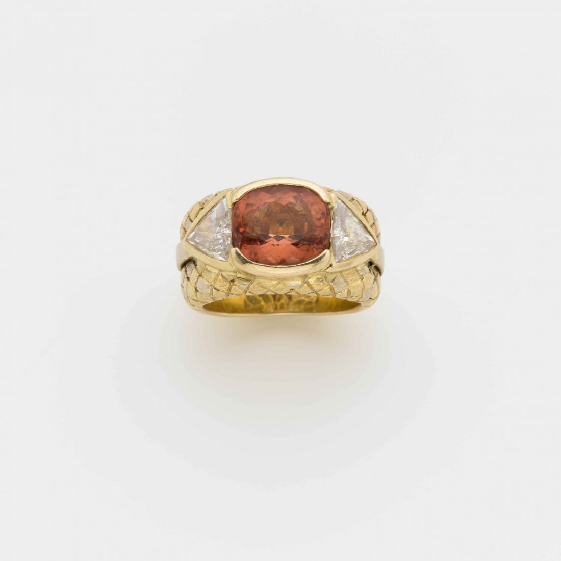 Anello in oro giallo con al centro un topazio imperiale (1 of 1)