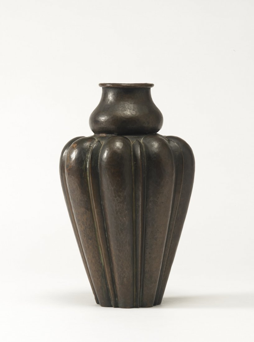 Vittorio Zecchin (Murano 1878 - 1947) - Vaso in rame (1 of 1)