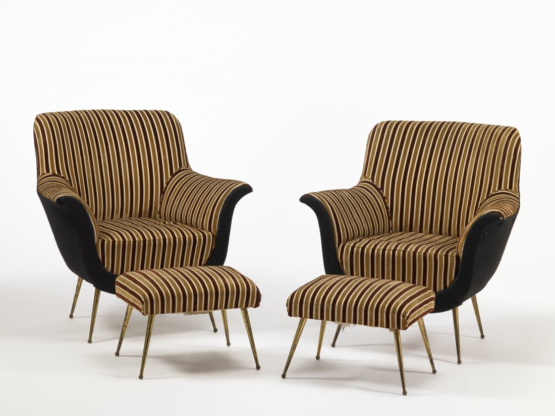 Coppia di poltrone imbottite rivestite in velluto nero (1 of 1)