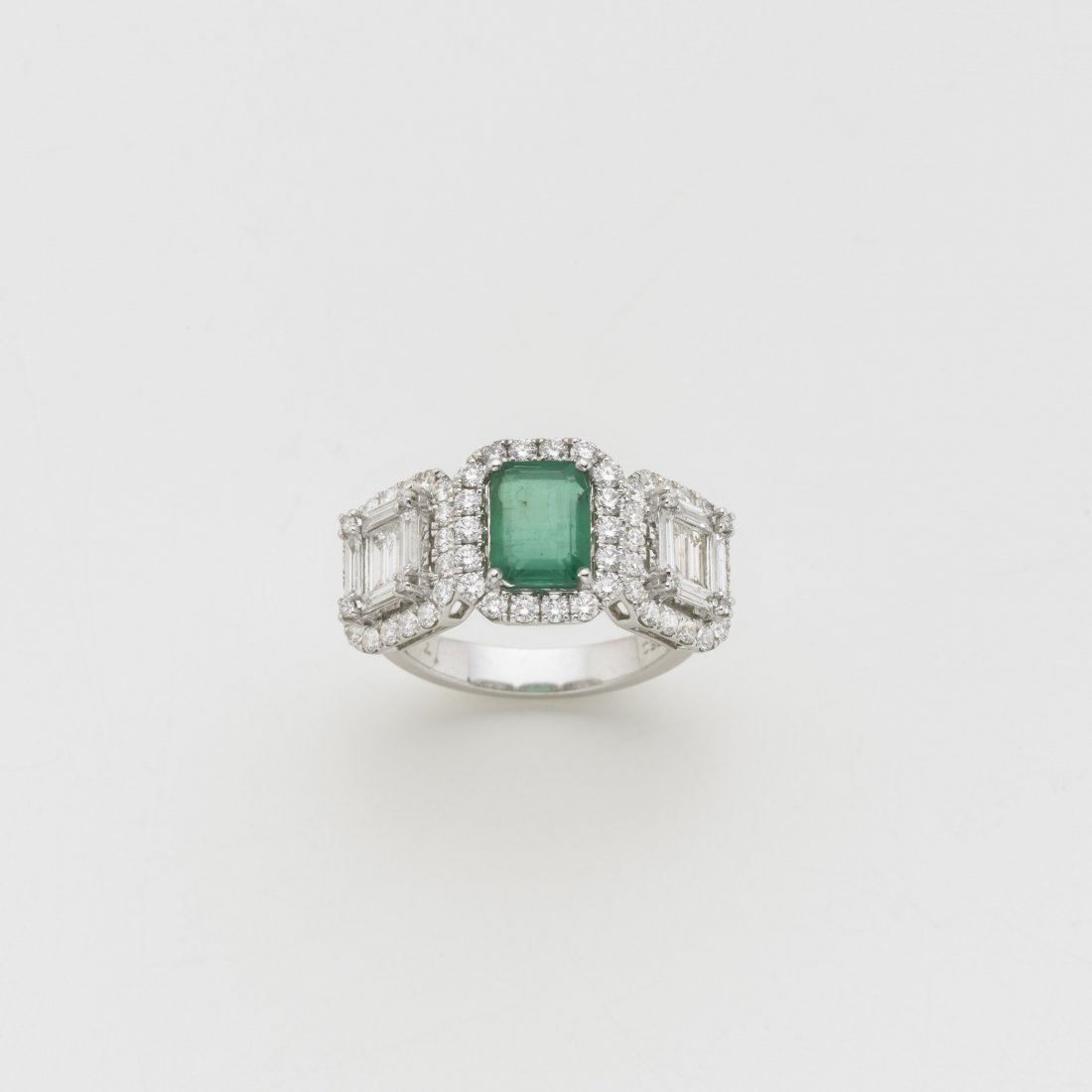 Anello in oro bianco con diamanti rotondi e baguette ed (1 of 1)