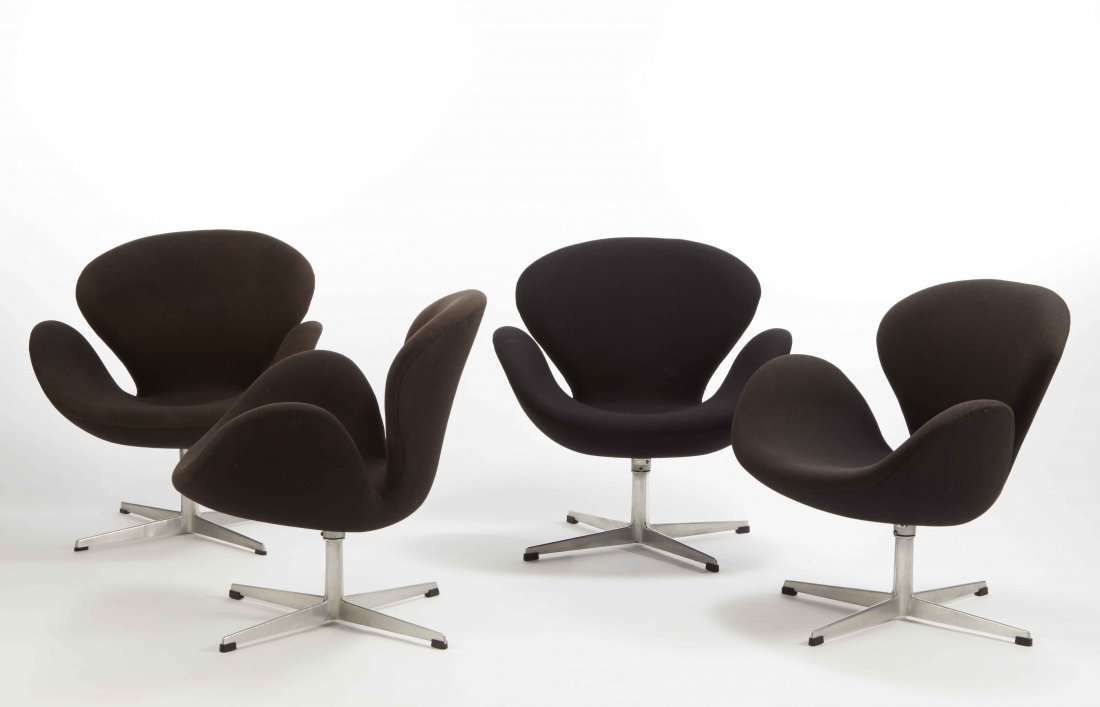 Arne Jacobsen ( 1902 - 1971) Quattro sedie modello (1 of 1)