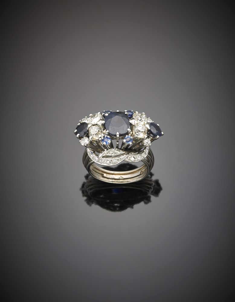 Platinum and white gold diamond and sapphire ring, g.: Platinum and white gold diamond and sapphire ring, g. 13,40, size 12/52