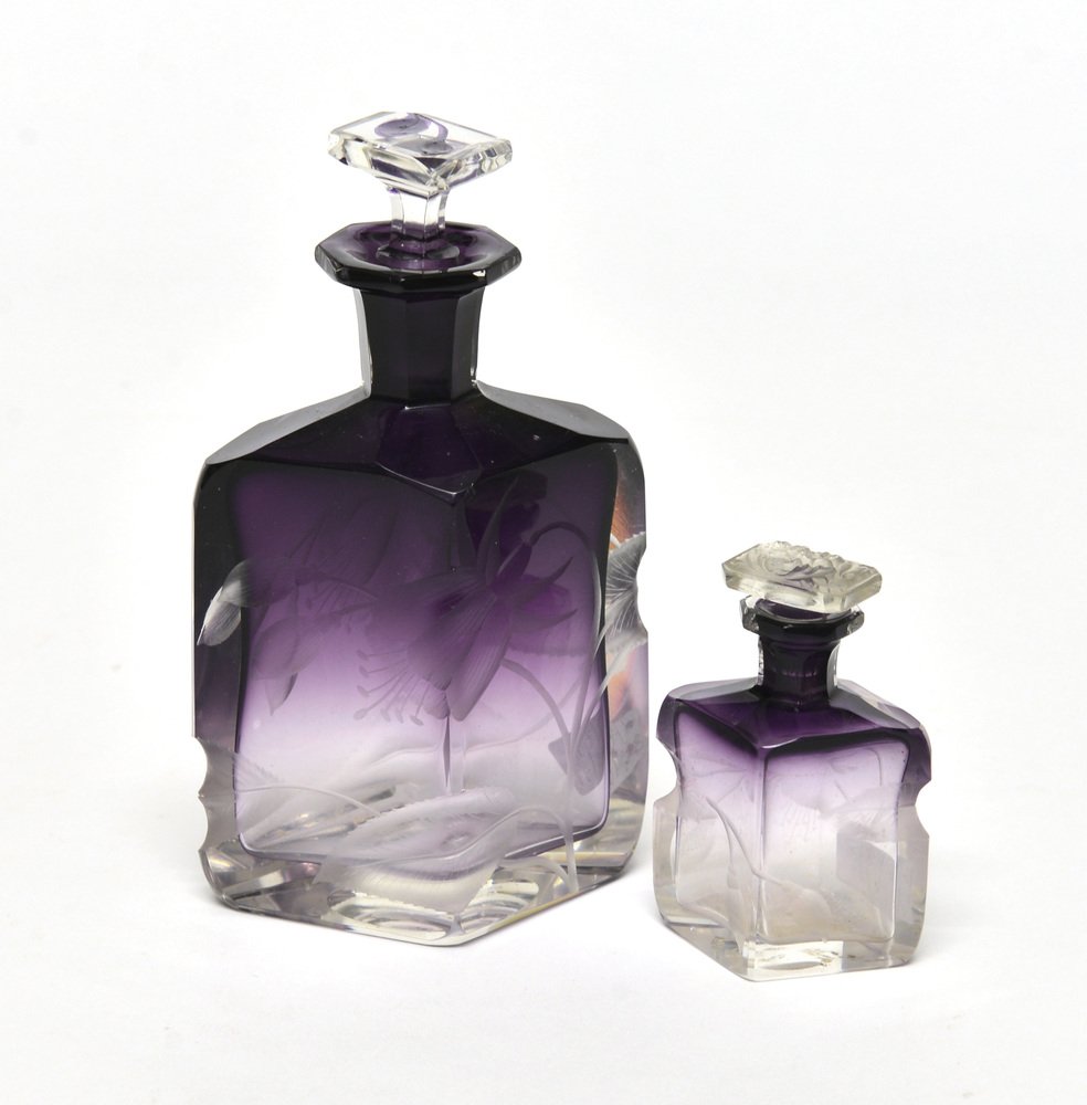 Lotto di due bottiglie in cristallo color ametista (1 of 1)