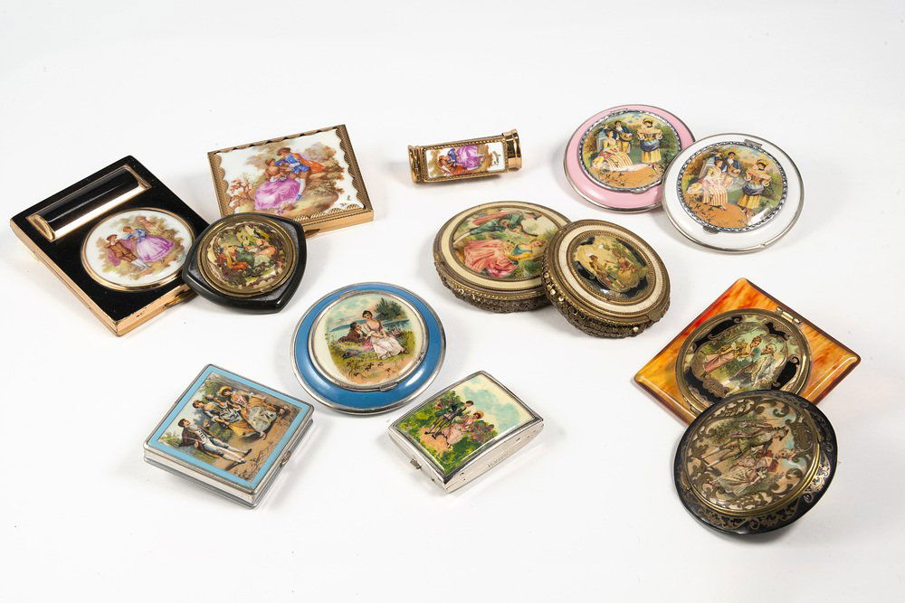 Lotto di dodici fra vanity cases e portacipria uniti ad (1 of 1)