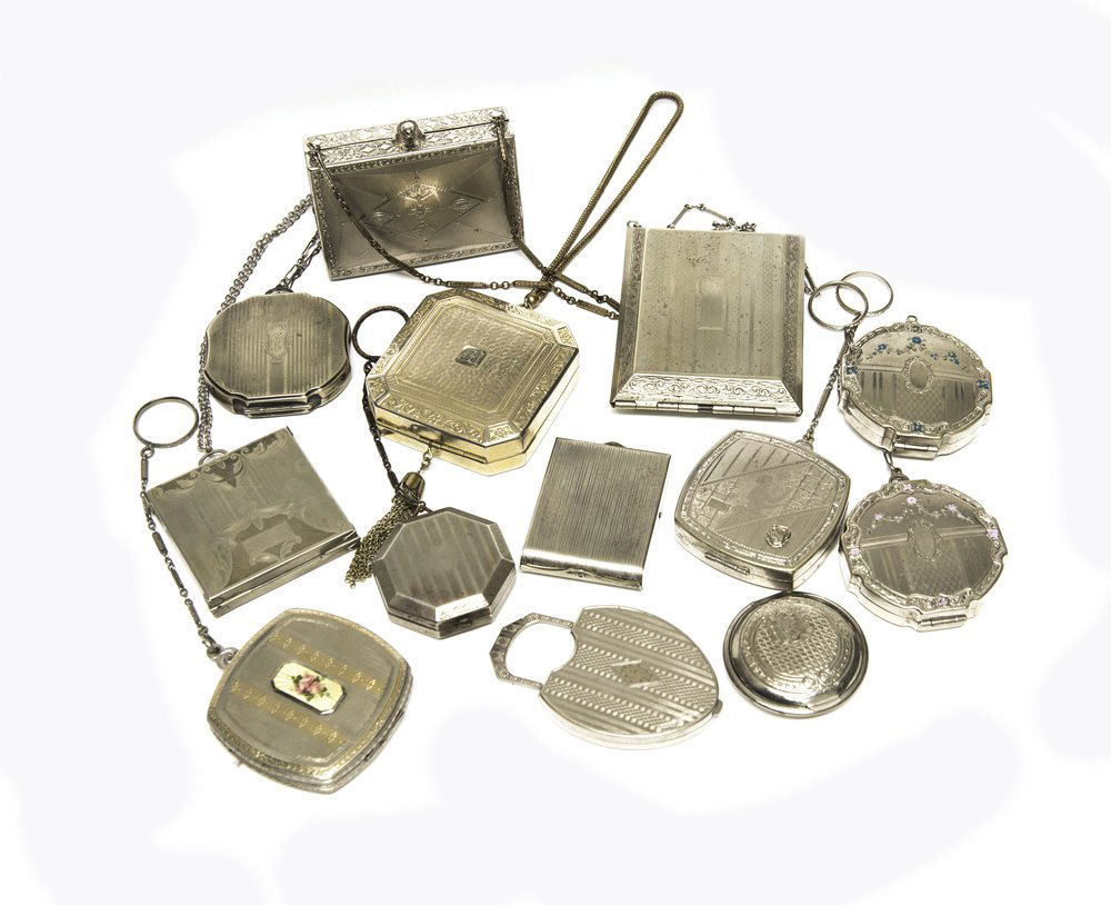 Lotto di tredici fra vanity cases e portacipria in (1 of 1)