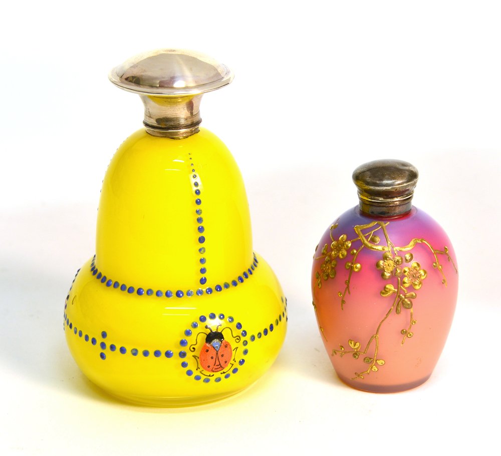 Lotto composto da due bottigli portaprofumo in vetro (1 of 1)