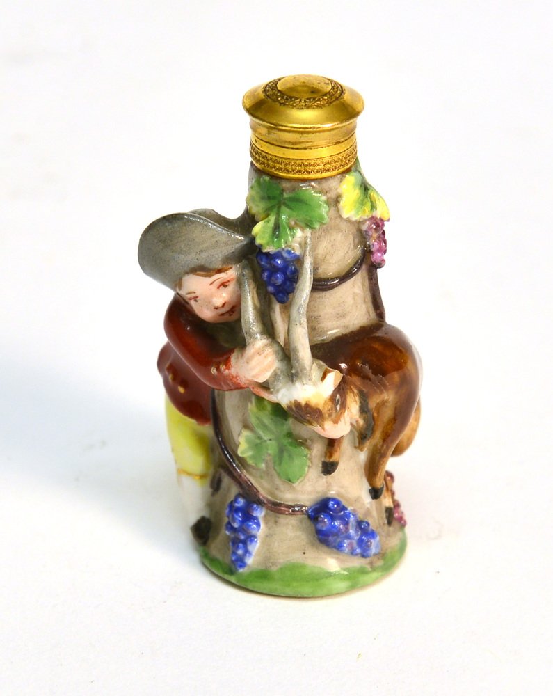 Boccetta in ceramica decorata in policromia con (1 of 1)