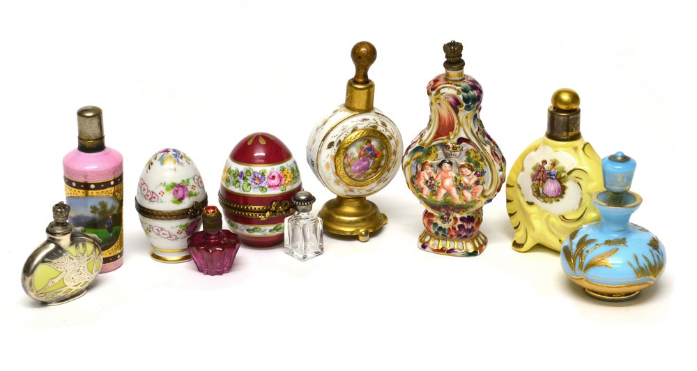 Manifatture ed epoche diverse. Lotto di otto boccette (1 of 1)