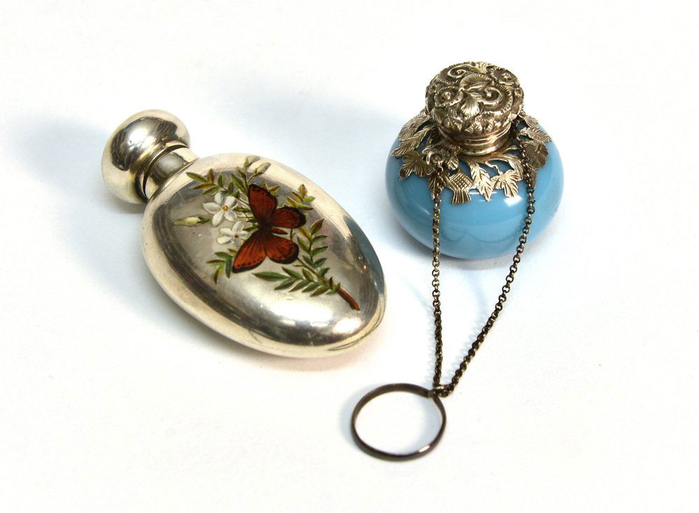 Lotto composto da due boccette porta profumo, una in (1 of 1)