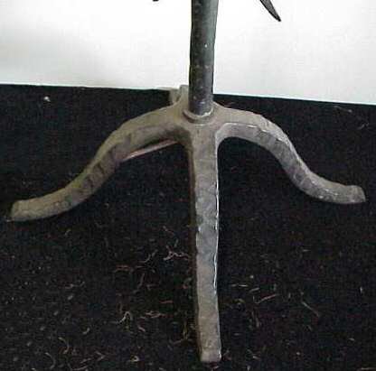 Hand hammered Arts and Crafts table lamp, 21"h - 3