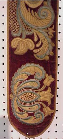 Antique bell pull with floral crewel work & tasse - 3