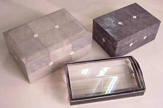 (3pcs)Dresser boxes;2 shagreen & includes 1 ac: (3pcs)Dresser boxes;2 shagreen & includes 1 acrylic(Karl Springer).2 3/4" x 7" x 5"; 2 3/4" x 6" x 4";Acrylic, 2 1/4" x 6 1/2" x 4".Unmarked.Cond.,minor surface wear & missing inlay on the lighter col