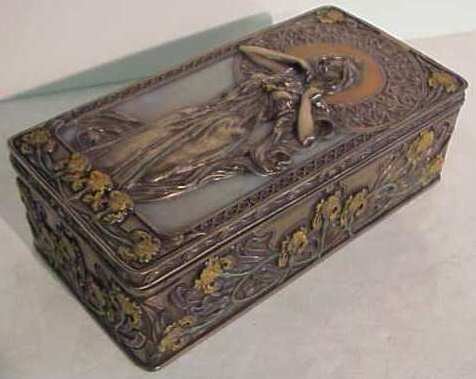 Art Nouveau style lidded box with a beauty and 