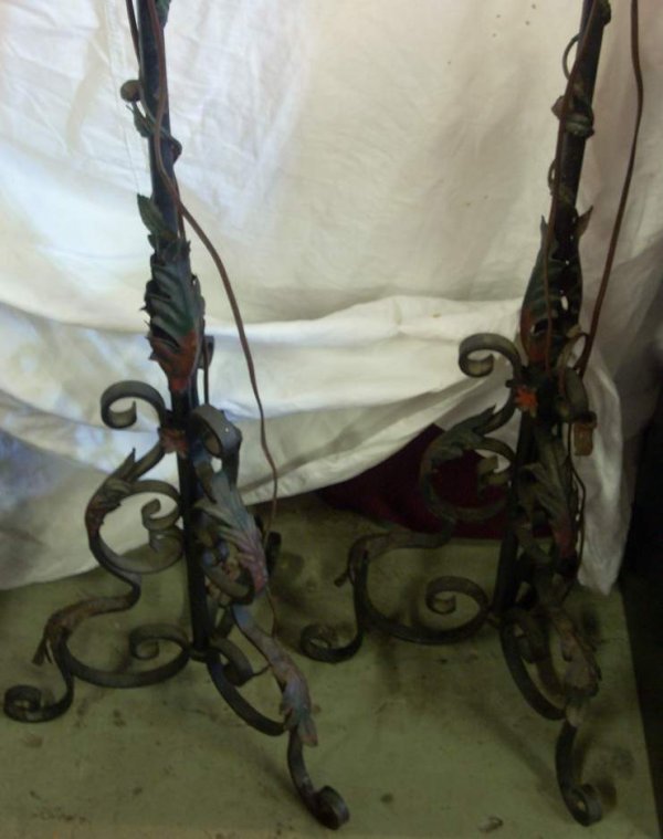 Pair of iron floor lamps with floral decoration - 2