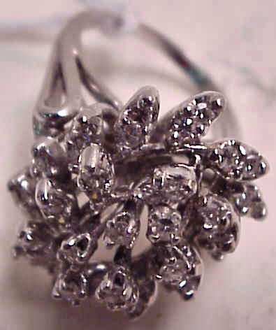 14k white gold diamond cocktail ring with approx.