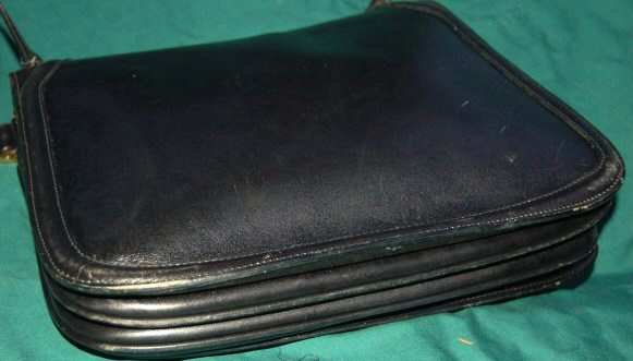 Vintage Gucci handbag, 12" x 9", minor scuffing to - 2