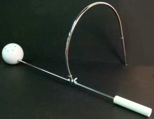 Robert Sonneman wall mount lamp, weighted arm sw: Robert Sonneman wall mount lamp, weighted arm swings & pivots.Polished chrome &colored sprayed metal.36" overall (overall condition very good)