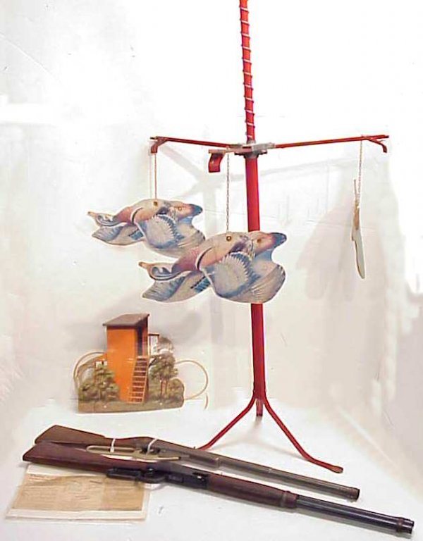Daisy indoor skeet shoot set with box and stand