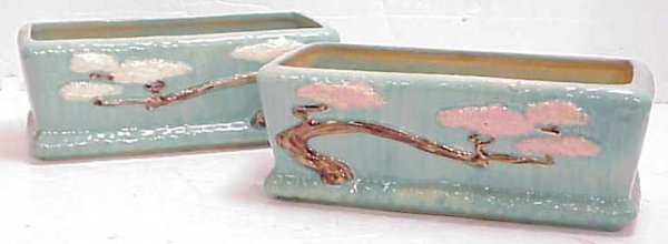Pair of Roseville Ming Tree pattern planters, 4 1/