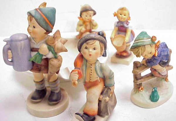 4 Hummel figurines and a Hummel ashtray - 2
