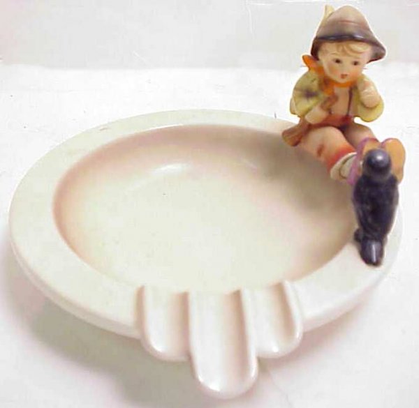 4 Hummel figurines and a Hummel ashtray - 3