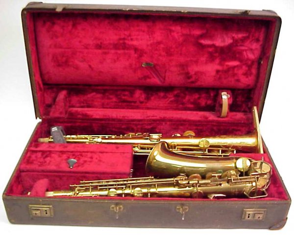 Vintage Conn alto saxophone and soprano saxophone  - 6