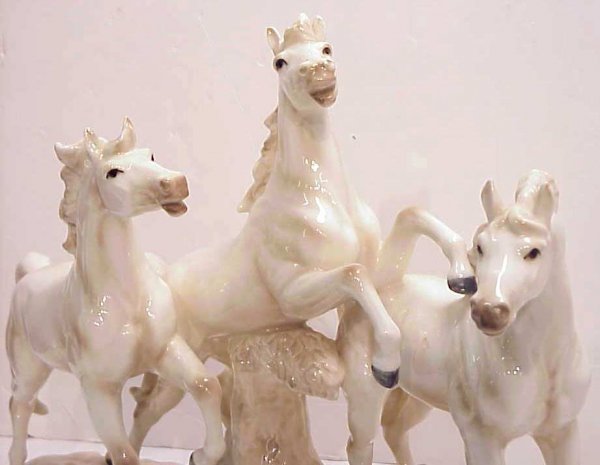 Cap D Monte figural group three horses, glazed po - 2