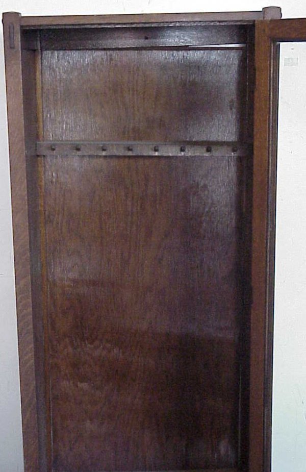 Harden Arts & Crafts oak rifle cabinet, one glazed - 3