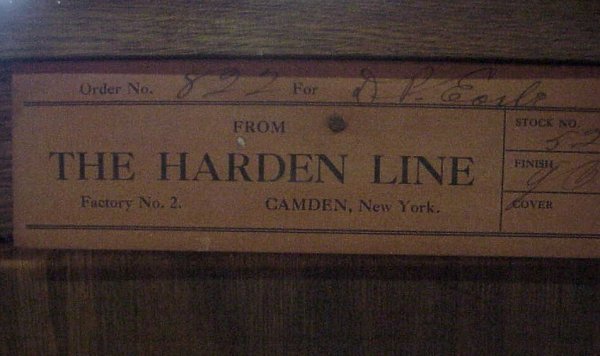 Harden Arts & Crafts oak rifle cabinet, one glazed - 4