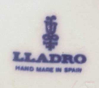 Lladro bisque girl with flowers 9"x5" - 3
