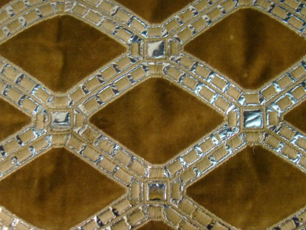 Parson's Style Settee, with cut velvet uph. & lo - 4