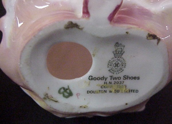 Two Royal Doulton lady figures, porcelain, 5 3/4 - 3