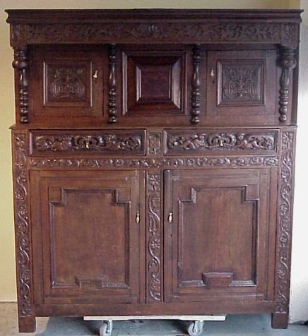 17/18th century English Elizabethan Court Cupborad 