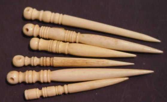 GROUP OF 6 19TH C BONE SEWING IMPLEMENTS