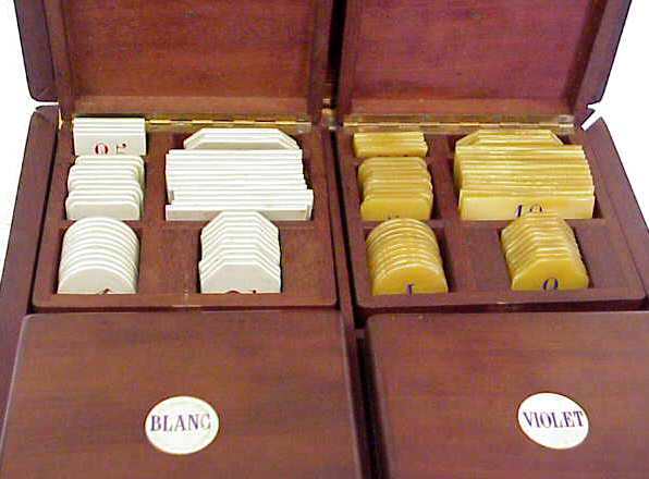LOT BAKELITE POKER CHIPS, MAHOGANY CASED, CIRCA