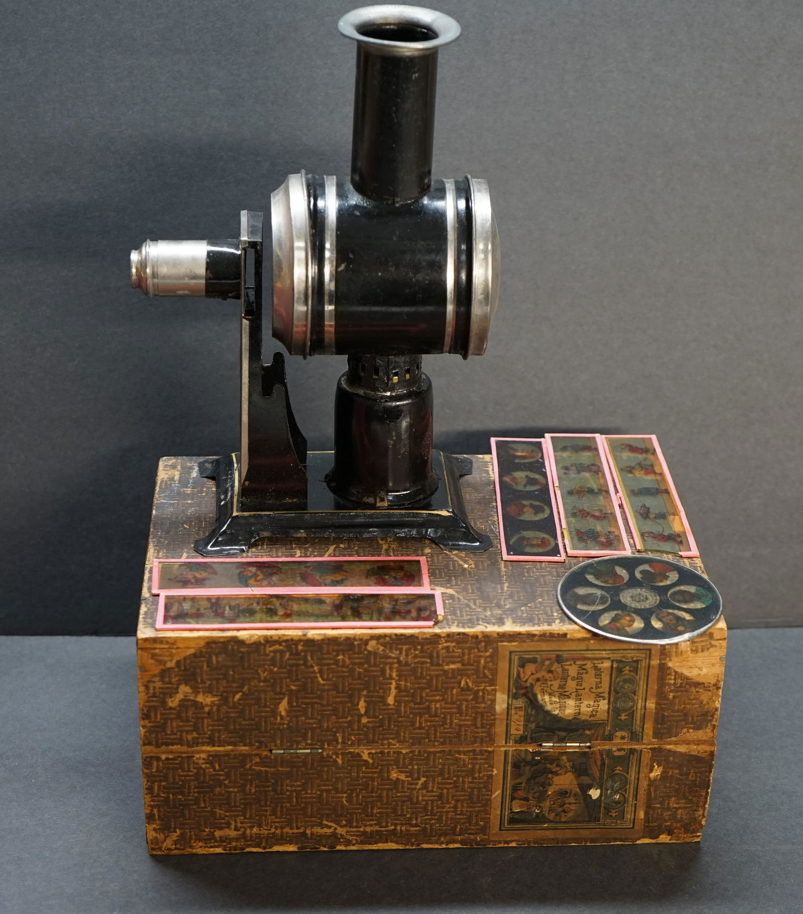 rare Magic Lantern J. S.  with its box and slides (1 of 11)