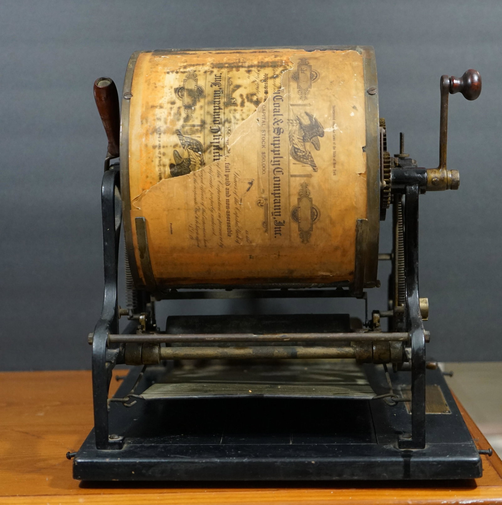 RARE ROTTARY NEOSTYLE PRINTER PATENATED 1903-1909: RARE ROTTARY NEOSTYLE PRINTER PATENATED 1903-1909 , BEAUTIFUL MACHINE, WITH NICE MECHANICAL MOVEMENTS MOVES VERY SMOOTH SEE PHOTOS IT STILL HAS SOME MARKET CERTIFICATE, Please see all photos provided 