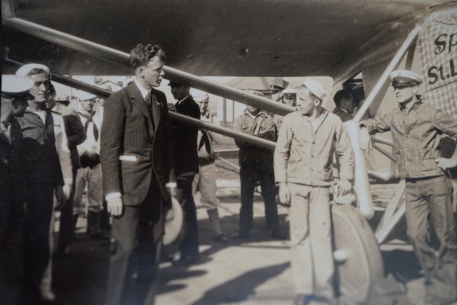 real photo 1927 ,USA pilot fly 3500 mile to paris: Charles A. lind-Bergh , mail American pilot,fly from New york to Paris.very rare photo , Please see all photos provided as part of condition and description, please carefully read our terms of sale, s