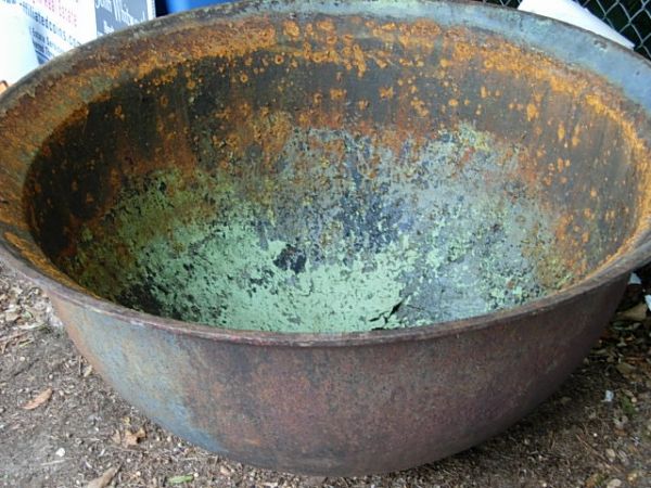 ANTIQUE CAST IRON VINTAGE SUGAR SYRUP KETTLE : Lot 10225