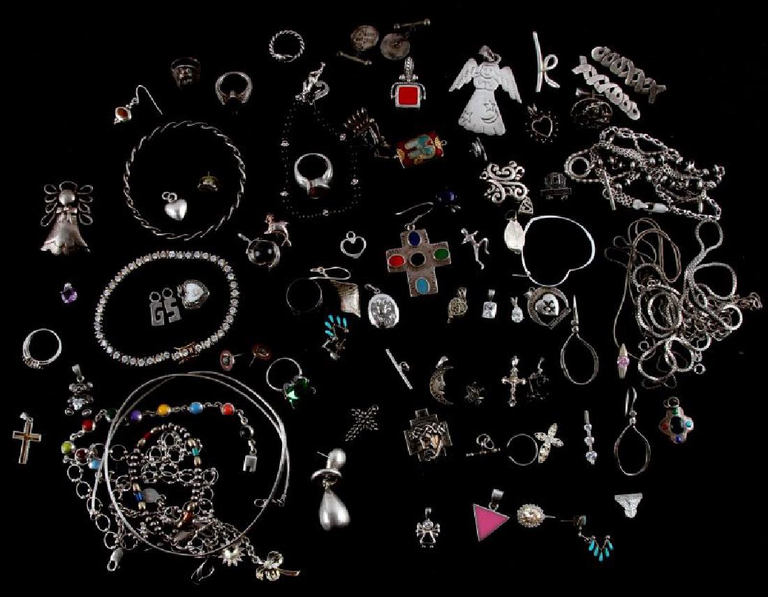 LOT OF SILVER JEWELRY CHARMS & MORE 370 GRAMS: Includes bracelets, charms, necklaces and more. Most pieces sterling. In a range of conditions. Weighs 370 grams, including enamel pieces and non-silver beads. . Weight: 370 grams
