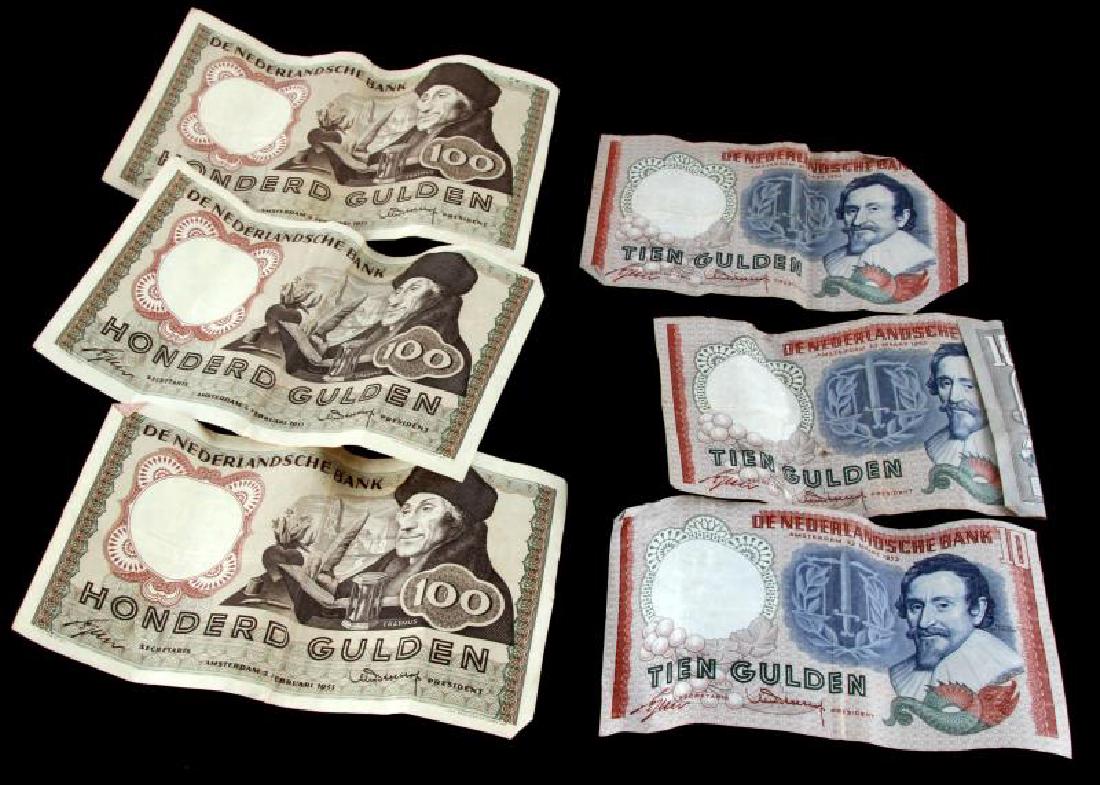 6 OUT OF PRODUCTION AMSTERDAM CURRENCY GULDEN: 6 out of production Amsterdam currency (Gulden). Includes 3-1953 10 gulden bills and 3- 1953 100 gulden bills. All have major folds in their body's.