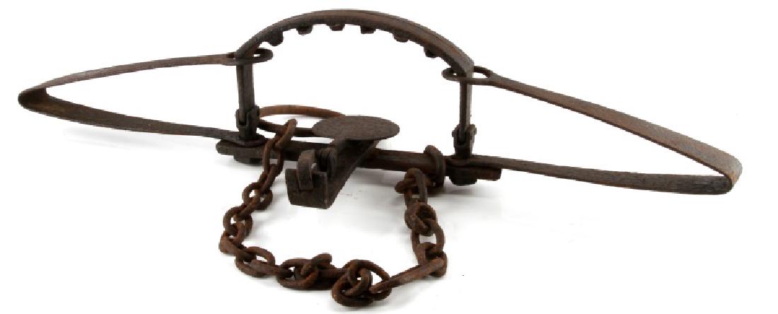 ANTIQUE DUKE BEAR TRAP 12" BRIDGE 35 " OVERALL: Very good original condition.