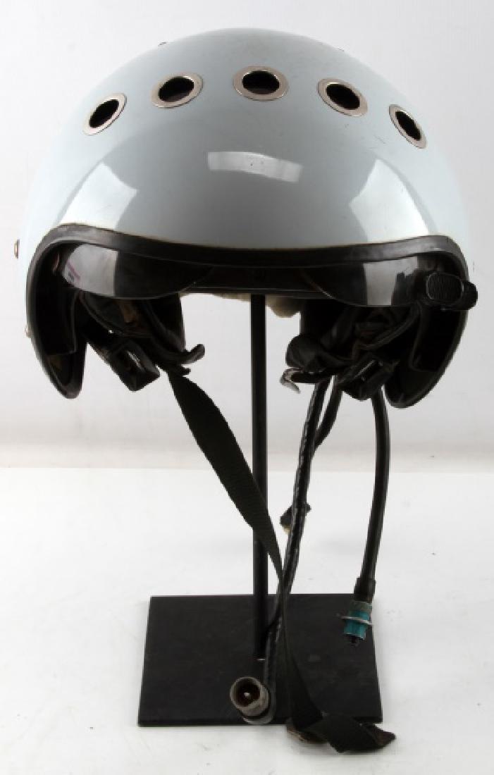 RUSSIAN MODERN MIG COMBAT PILOT FLIGHT HELMET: In very good condition shows signs of wear some discoloration. Has connections for radio equipment. Ajustable visor.