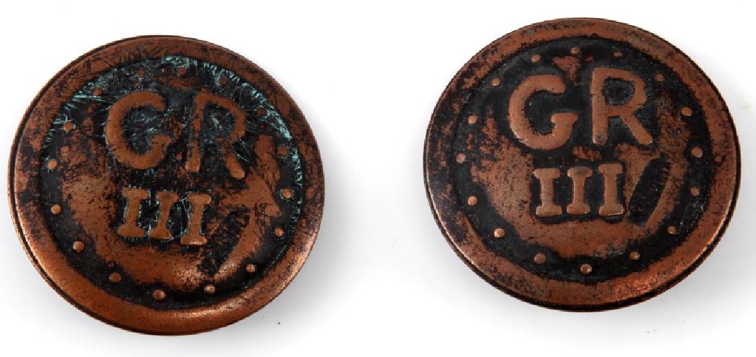 KING GEORGE III LOYALIST JOHN MUNRO 1770 BUTTON: 2 Copper button with brazed shank measuring 27 mm "GR III" with "Munro" at 4:00 no doubt associating these with British loyalist Captain John D. Munro.