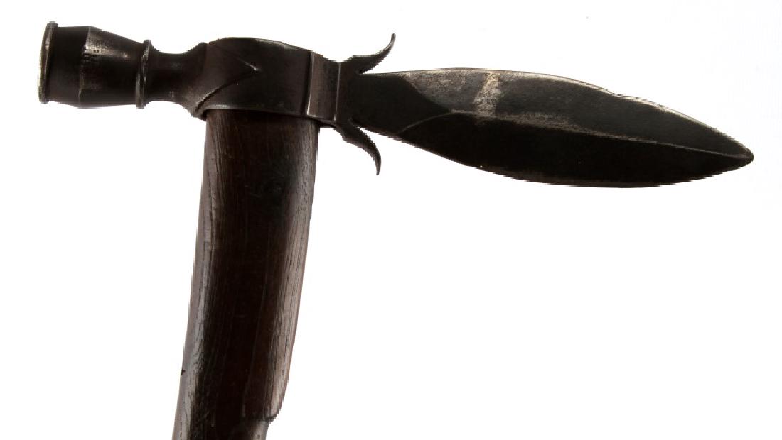 ANTIQUE NATIVE AMERICAN FUR TRADE PIPE TOMAHAWK: Pipe tomahawk produced by fur trade companies to trade with Native Americans for furs. In very good condition, with a small crack in the surface of the handle. Measures 20 1/2 inches, with the head me