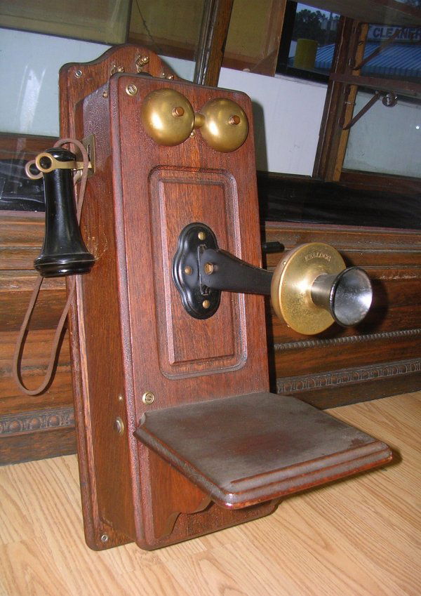 VINTAGE 1901 KELLOGG WALL CRANK PHONE TELEPHONE Jan 19, 2007