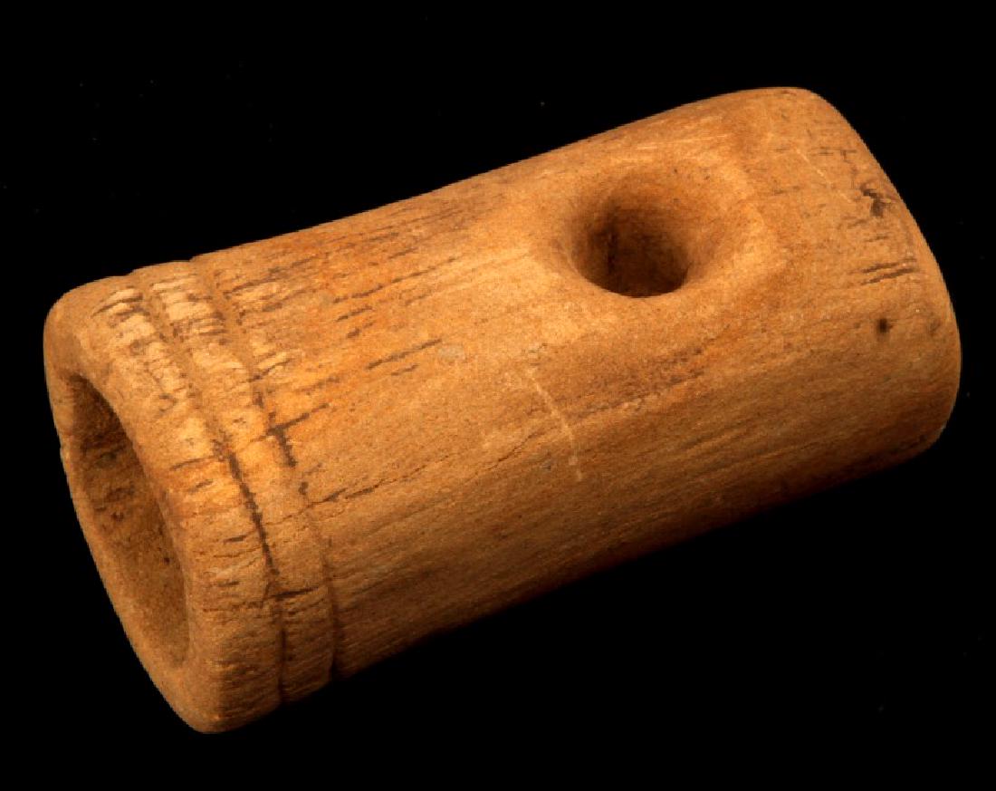 FT ANCIENT HAND CARVED NATIVE AMERICAN STONE PIPE: Measures 2 1/2 inches long and 1 inch wide. In very good condition with some discoloration due to age. Found in Lee Co. KY.