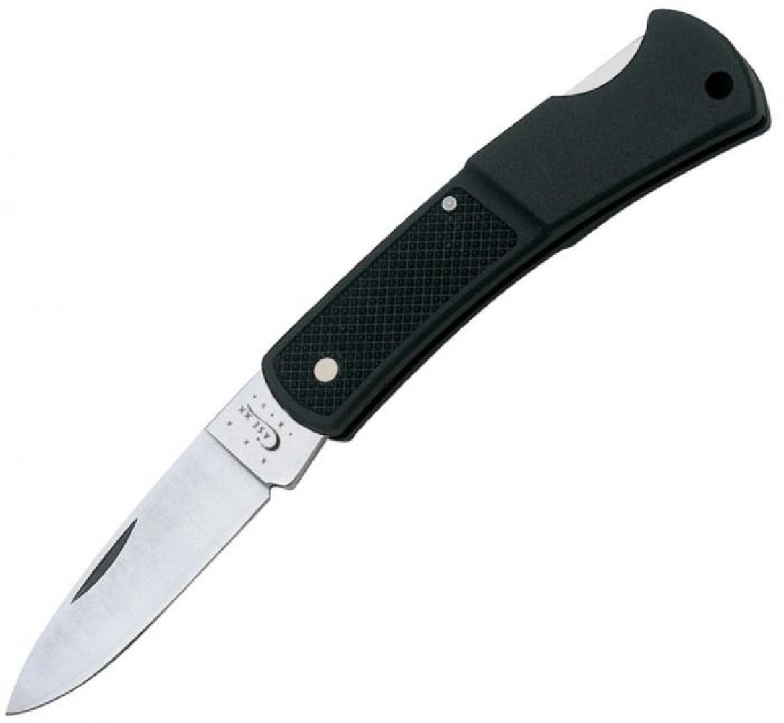 SMALL LOCKBACK CALIBER CASE KNIFE W ZYTEL HANDLE: Small lockback caliber Case knife with a Zytel handle. Great condition brand new. 3 inches open and 7.62 centimeters closed.